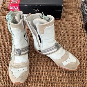 Diesel Women's  Lace-Up sneakers with side zippers.Excellent condition.